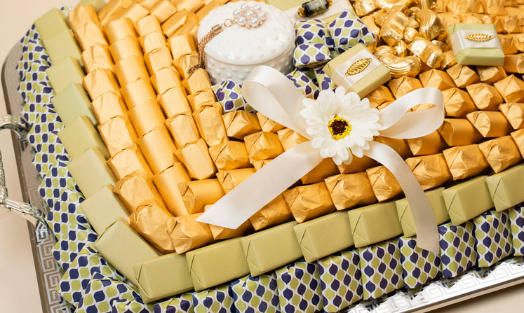 Laroche luxury chocolate tray in Dubai with premium chocolate arrangement
