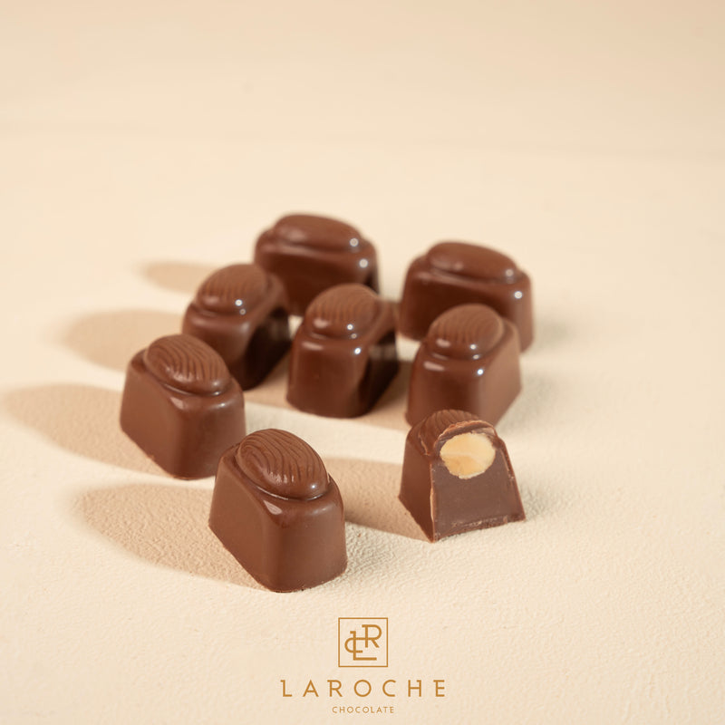 Milk chocolate (almond cream)
