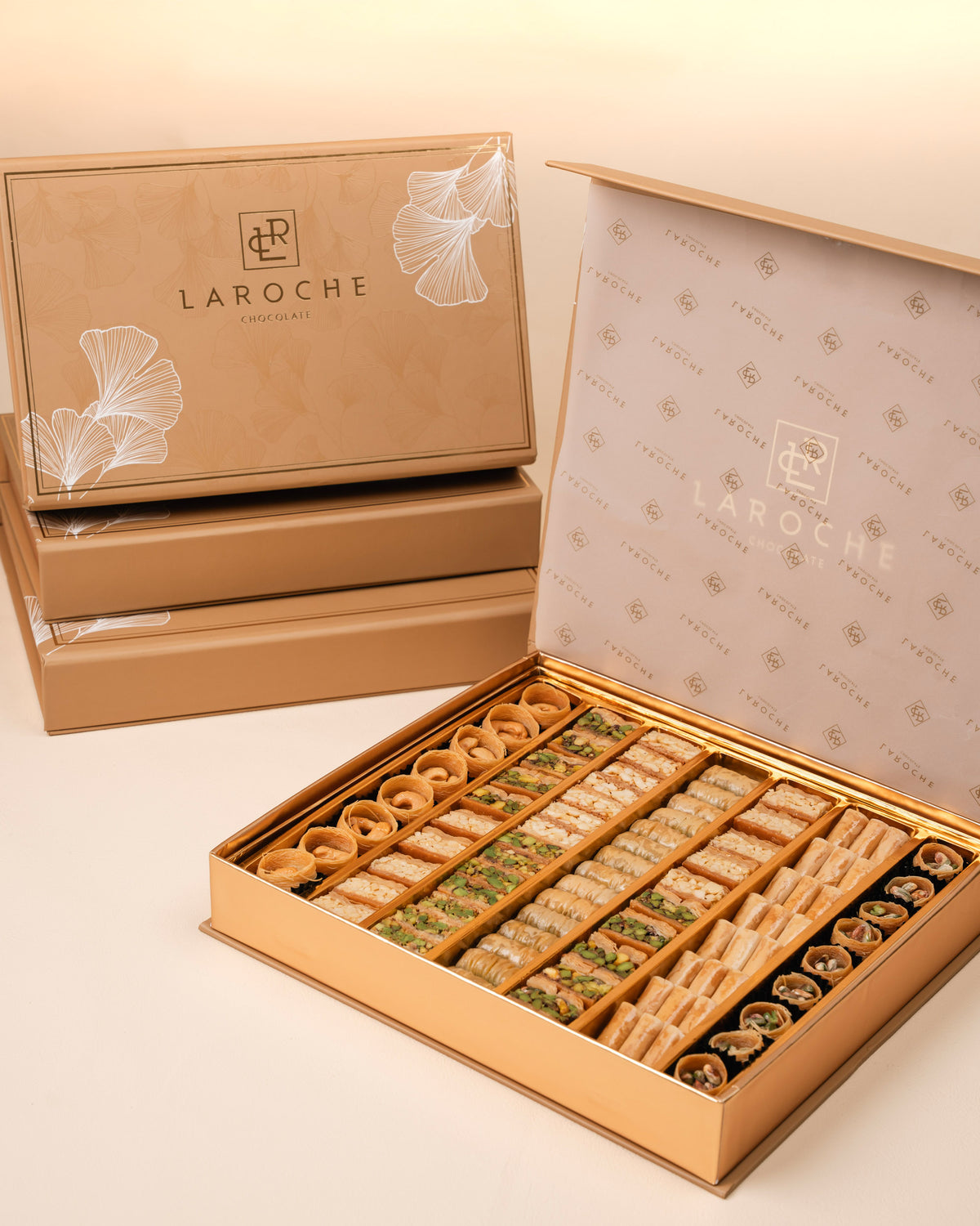 Laroche Arabic Sweet Box 1kg with premium sweets in luxury packaging